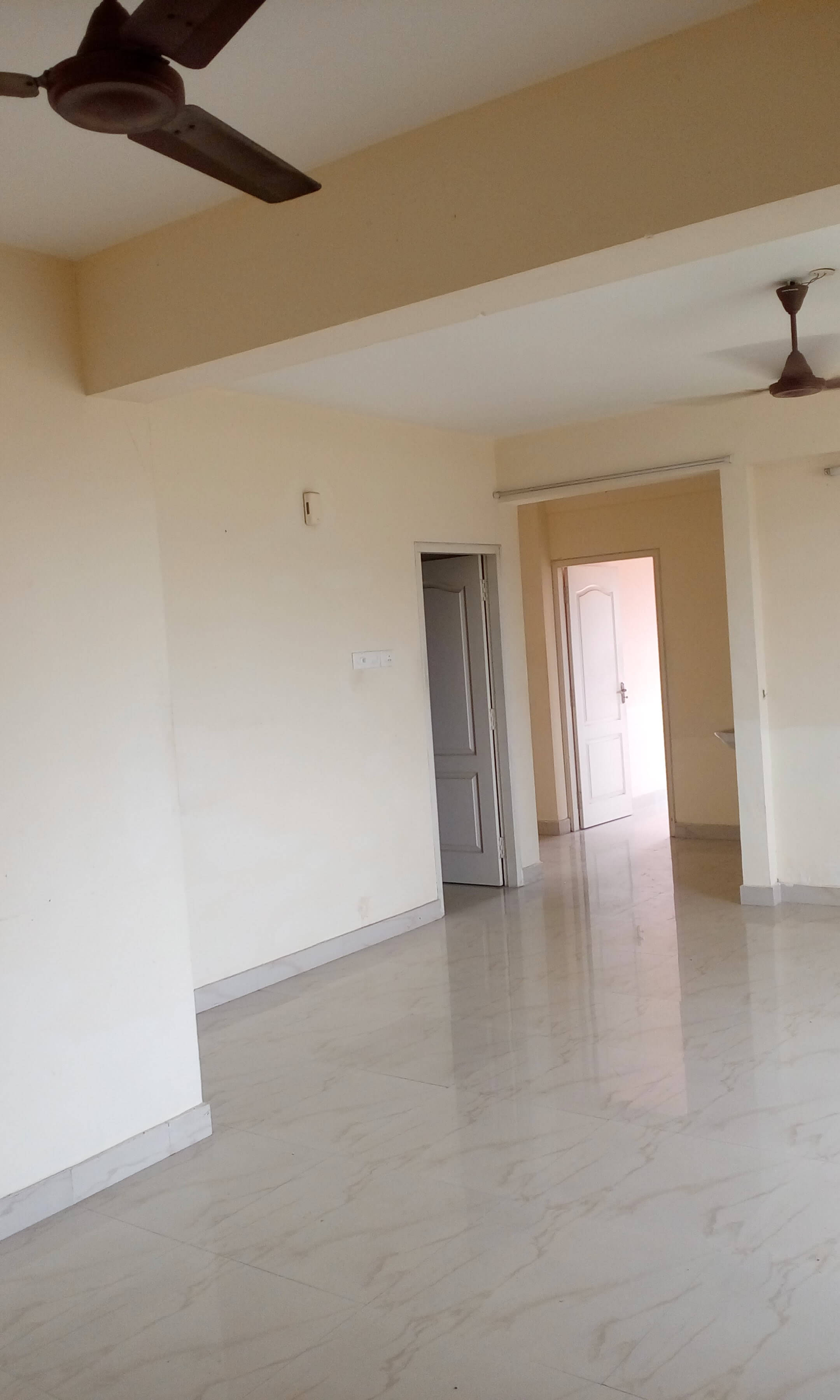 3BHK Flat with lifts Central Water Treatment and purifier installed for rent at Kakanad ,Kochi
