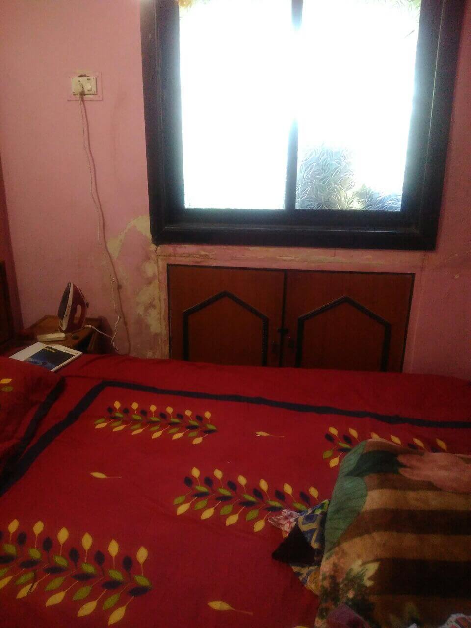 1 BHK flat avilable for rent in a peaceful locality for families and executives