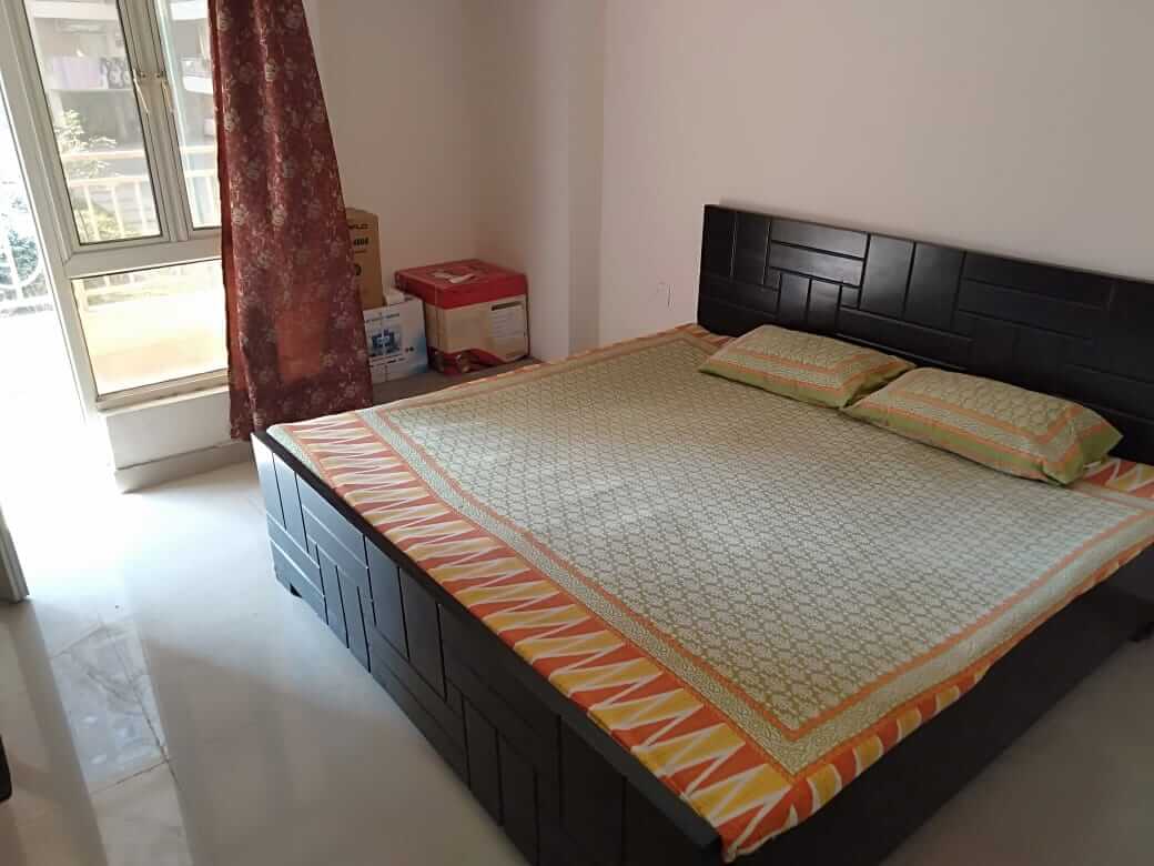 this floor for rent and any family outer  are alloud and this is fully furnished 