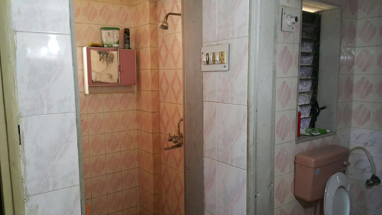1 BHK flat avilable for rent in a peaceful locality for families and executives