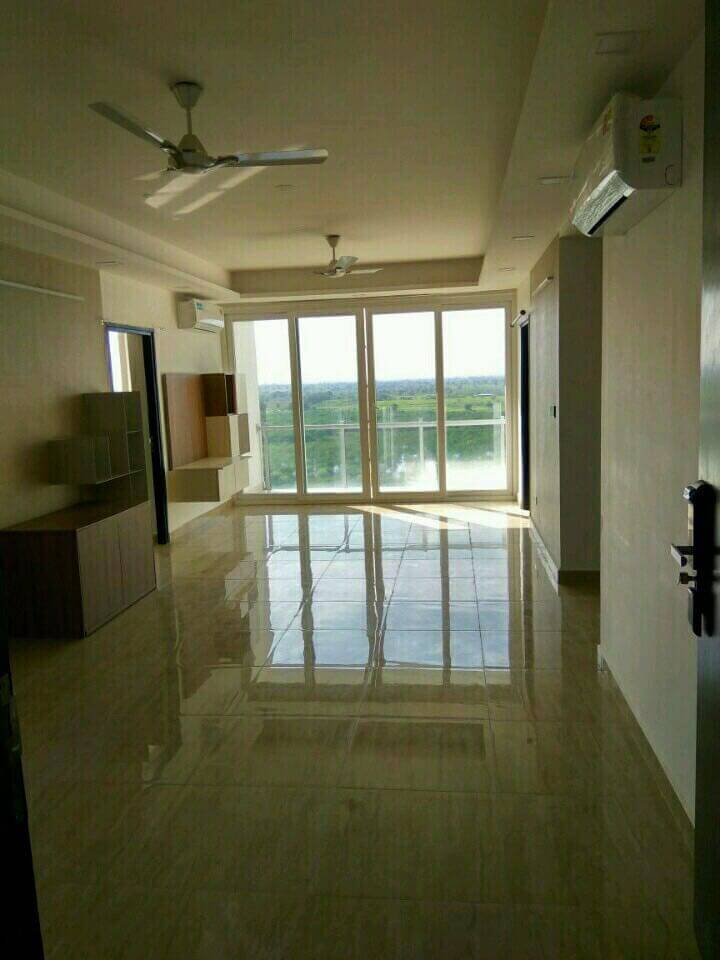FLATS FOR SALE IN A GATED COMMUNITY WITH 40+ HIGH CLASS AMENITIES 