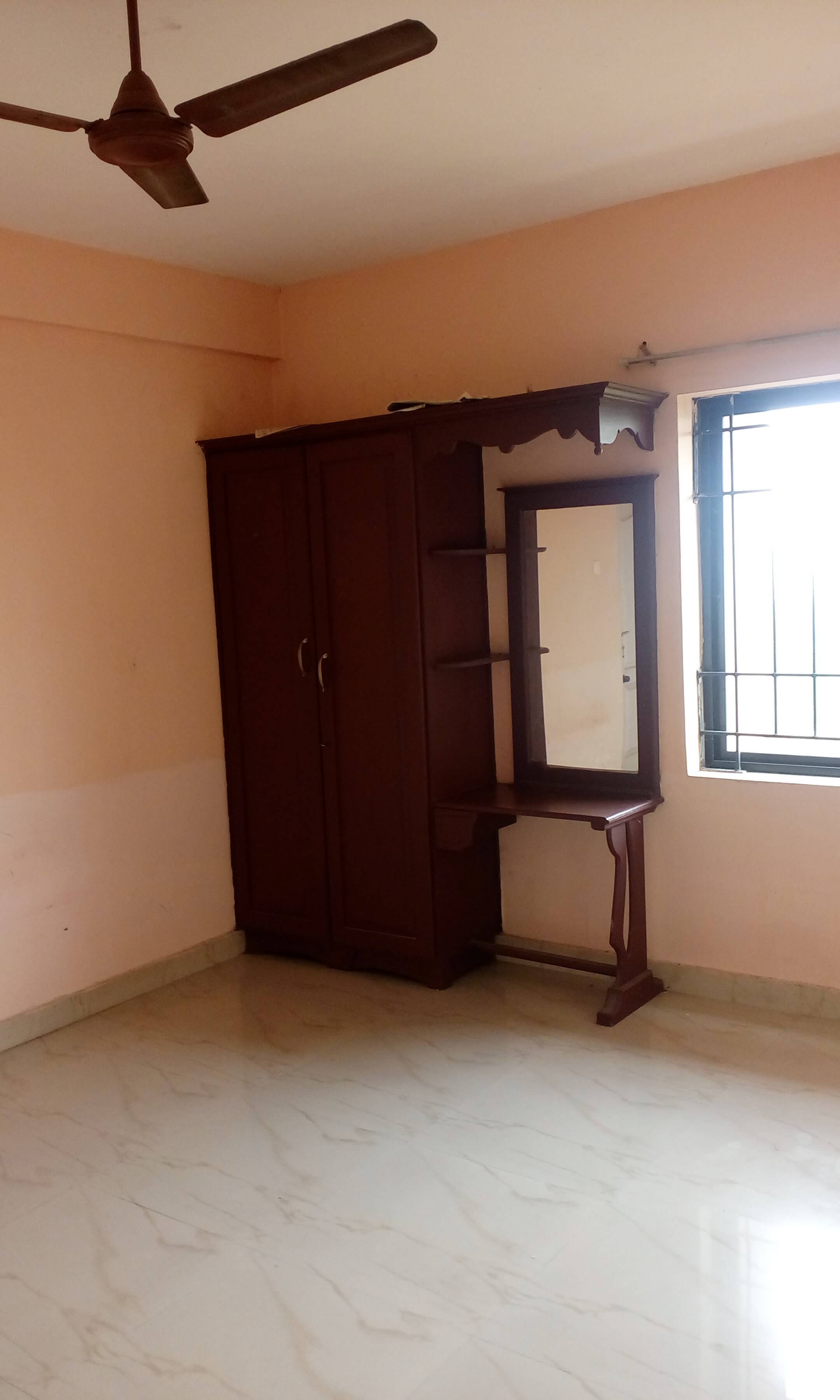 3BHK Flat with lifts Central Water Treatment and purifier installed for rent at Kakanad ,Kochi