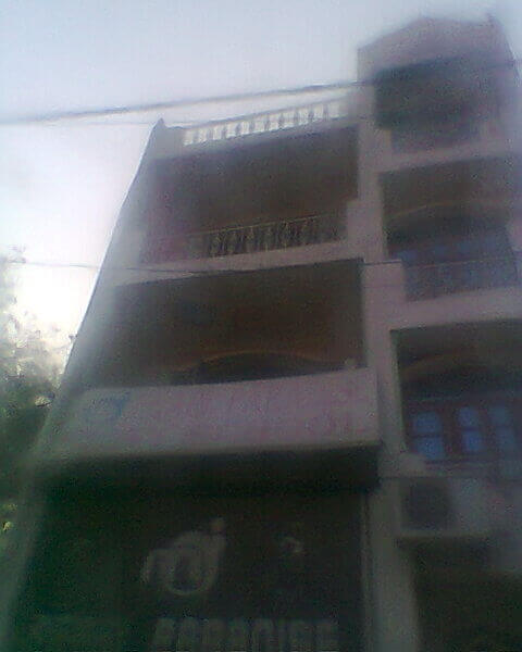 3bhk appartment is available for rent/lease  on main road yamuna vihar delhi110053.