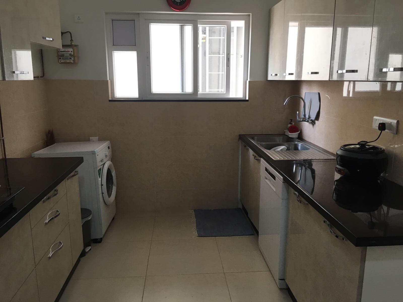 3 BHK, Fully Furnished, 660L Refrigerator, Modular Kitchen, Piped cooking Gas, Washing Machine