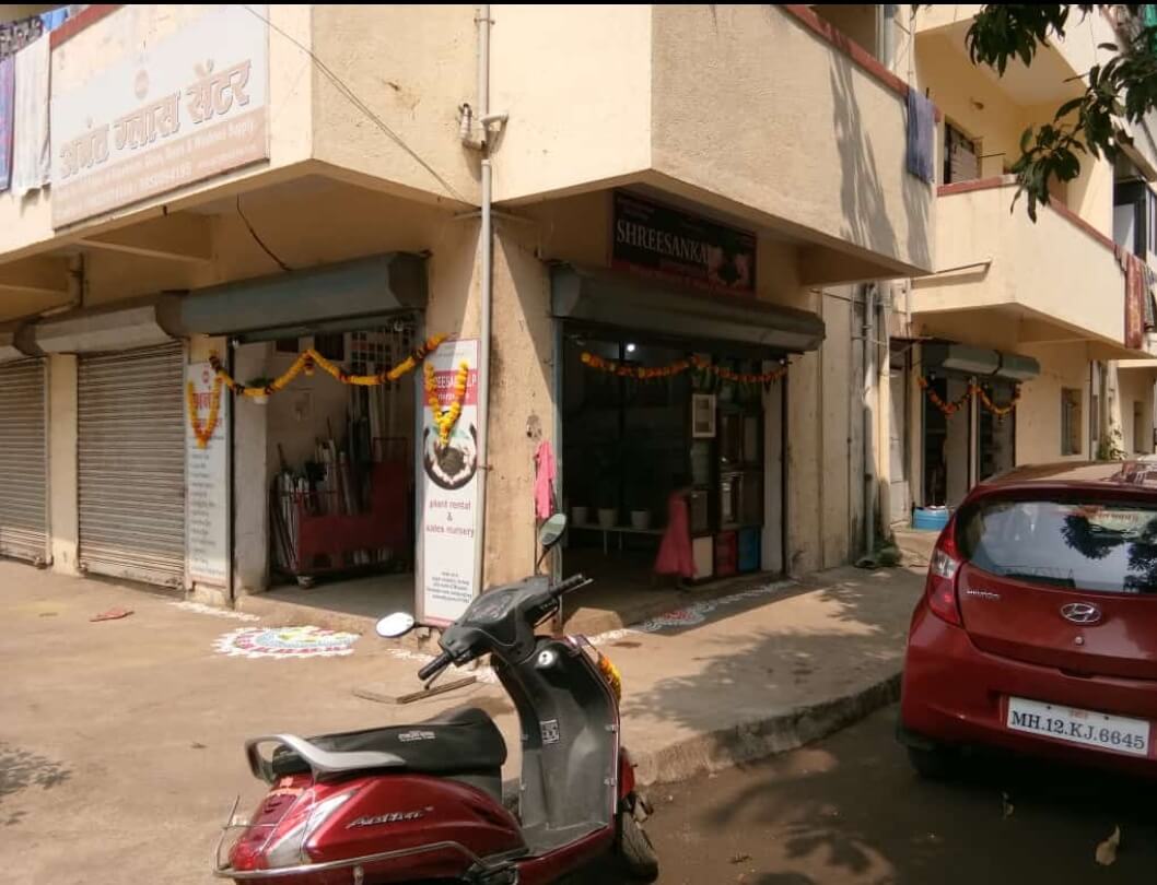 Shop fr rent in talwade besides sbi,axis atm & appu auto mobile shop no 5 ghat no 165/166 SQFT297 