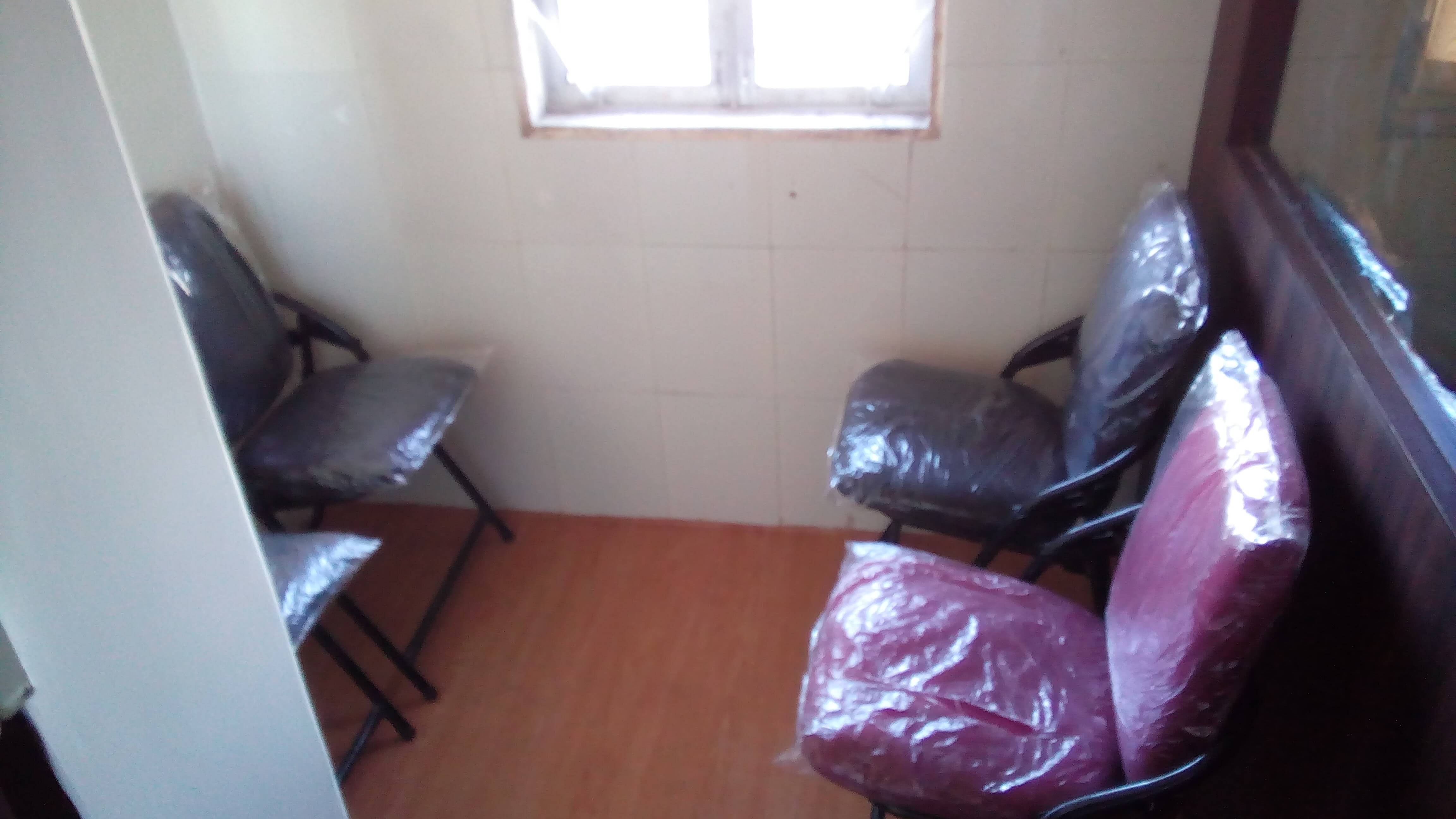 Fully Furnished Office available on rent at Charni Road for rs 13500