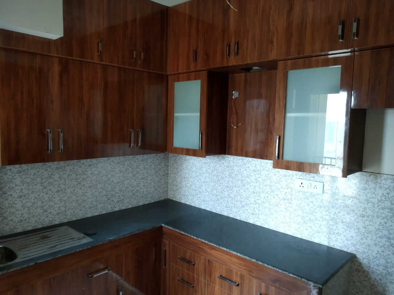 3 BHK semi furnished flat for rent in noida extention for only 12k PM