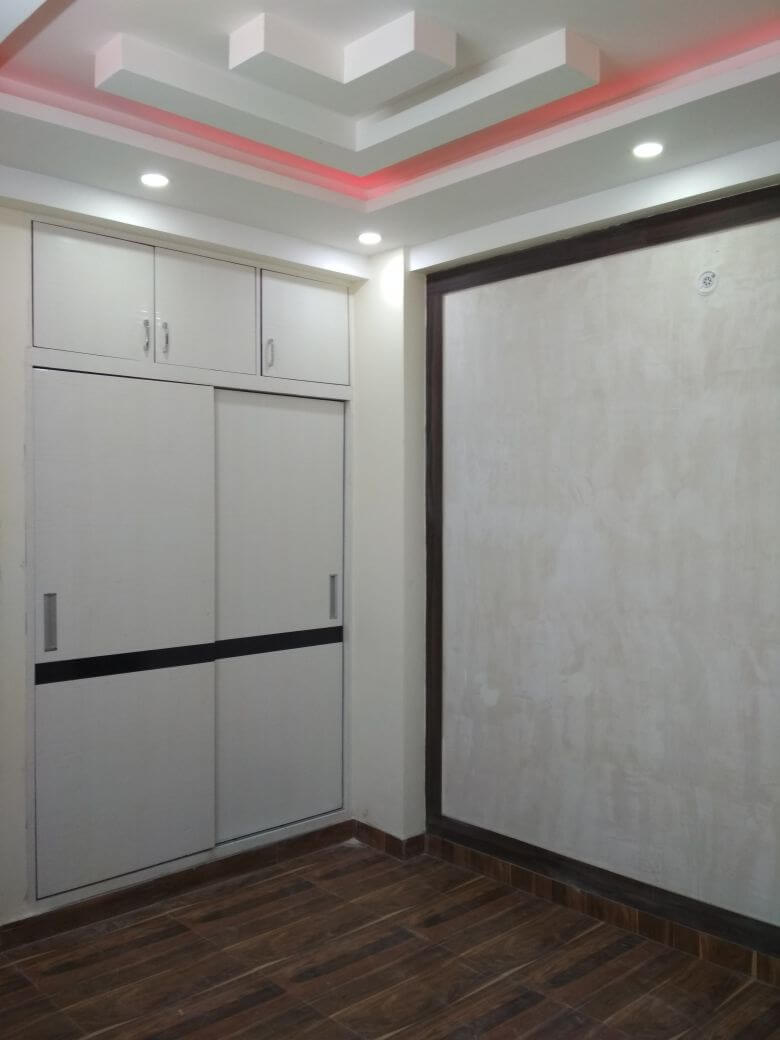 2 Bhk 900 Sq/ft Ready To Move Semi Furnished Flat In Noida Extension Just 23 Lacs 