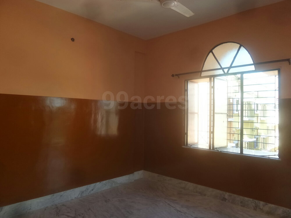 Newly painted North-facing 3BHK Semi furnished 1200 sq ft flat in GangulyBagan area 