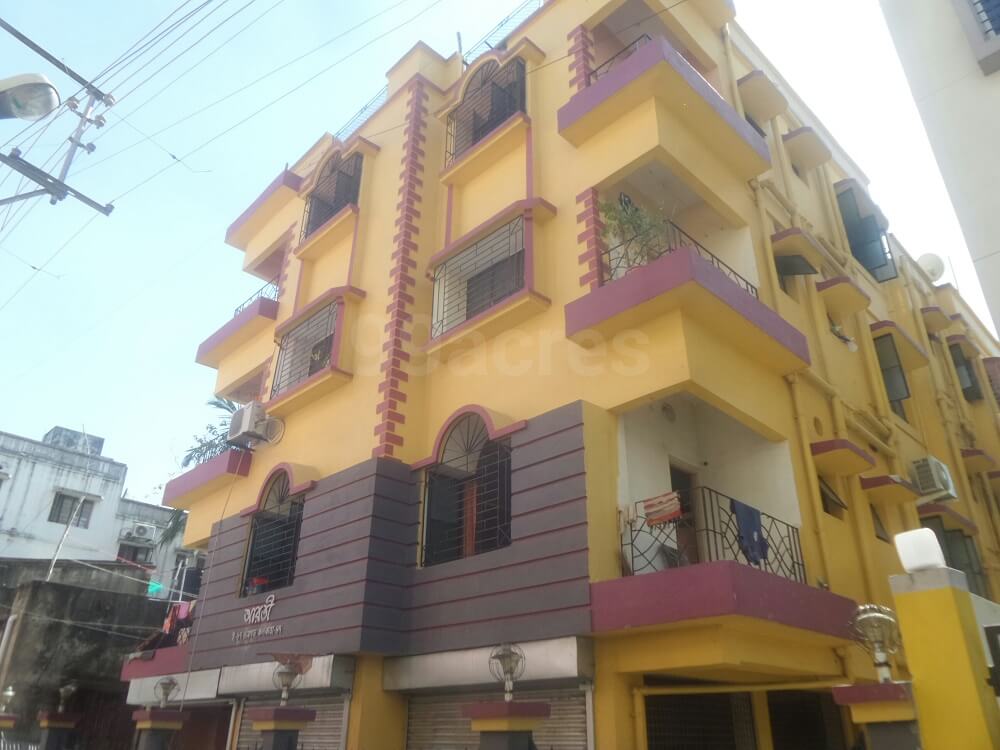 Newly painted North-facing 3BHK Semi furnished 1200 sq ft flat in GangulyBagan area 