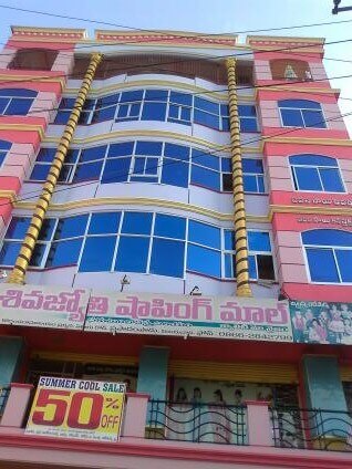 2 BHK Spacious and Decent flat for Rent at Ramavarappadu Opp: Toyota Showroom