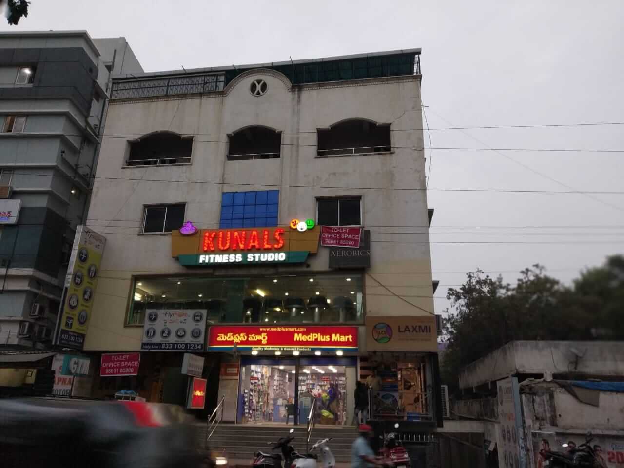 Commercial Space Available in Heart Of Srinagar Colony Main Road